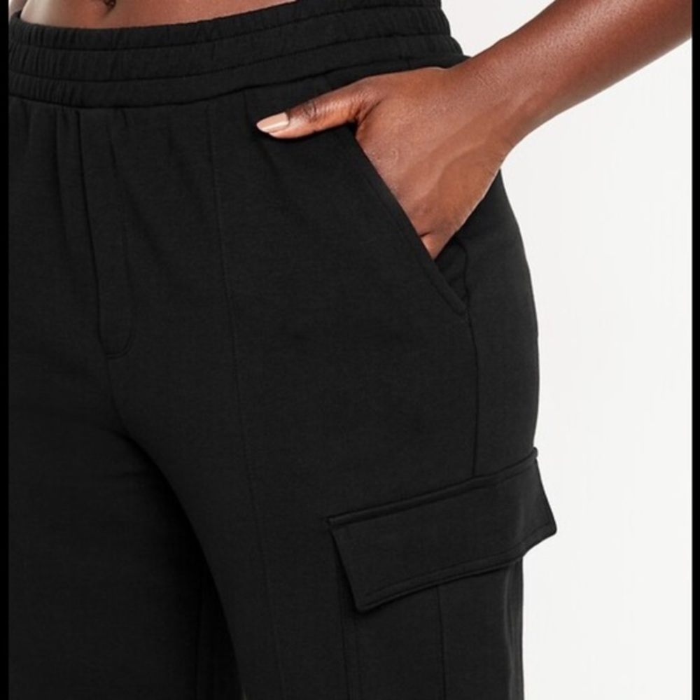 Old Navy Active Black Dynamic Fleece Jogger